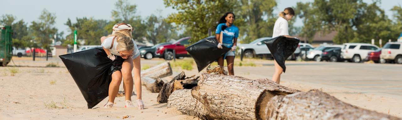 Volunteers at Beach Cleanup